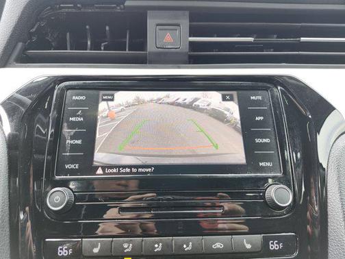 Deep Black Pearl 2021 Volkswagen Passat 2.0T SE