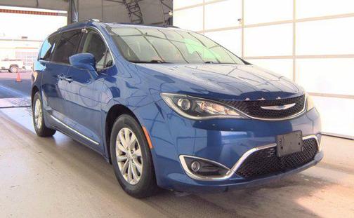 2018 Chrysler Pacifica Touring-L