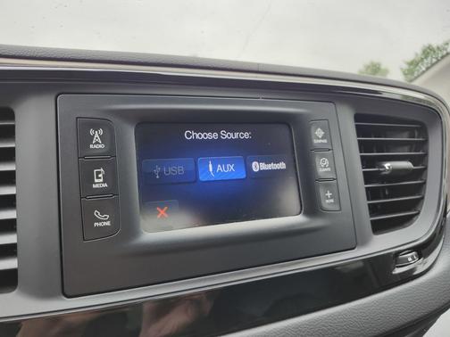 Bright White Clearcoat 2017 Chrysler Pacifica Touring-L