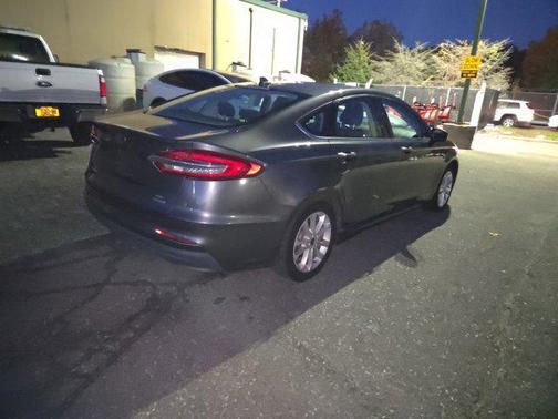 2020 Ford Fusion Hybrid SE