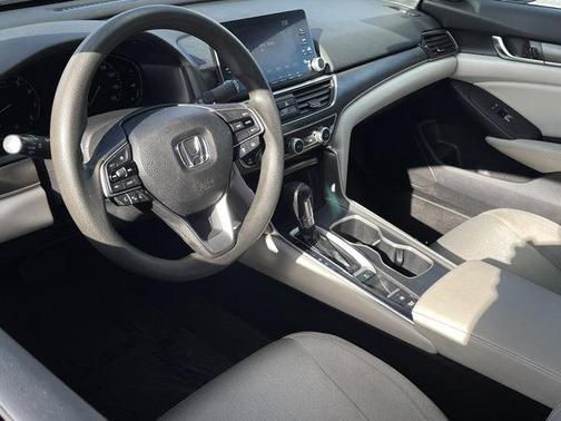 Photo 3 of 26 of 2018 Honda Accord LX
