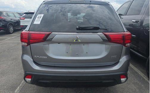 2020 Mitsubishi Outlander LE