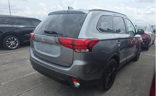 2020 Mitsubishi Outlander LE