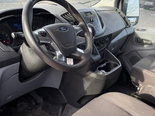 Photo 3 of 24 of 2018 Ford Transit-250 Base