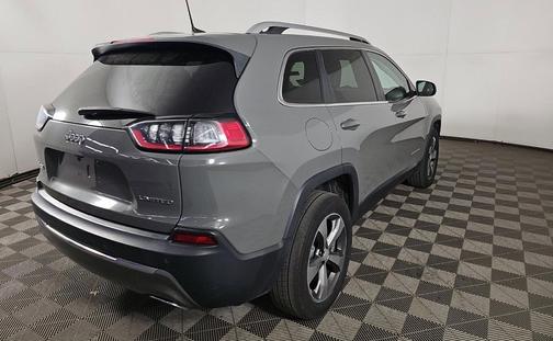 Sting-Gray Clearcoat 2019 Jeep Cherokee Limited