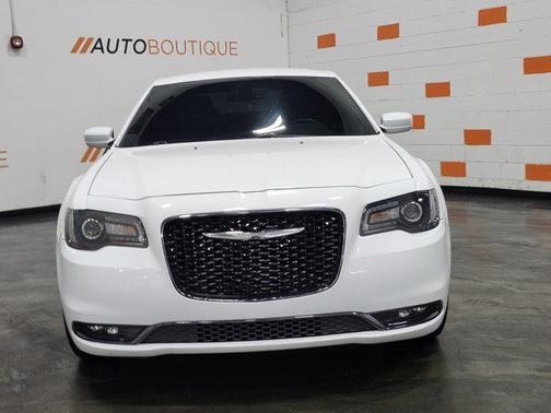 2018 Chrysler 300 S