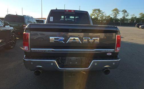 2017 RAM 1500 Limited Crew Cab 4x4 5'7' Box