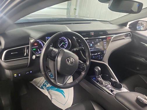 2018 Toyota Camry Hybrid SE