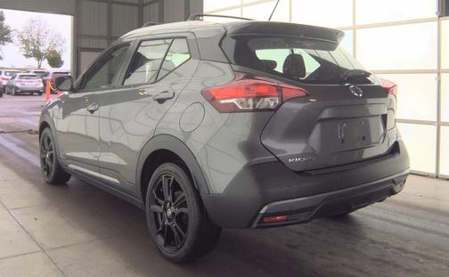 Gun Metallic 2019 Nissan Kicks SR