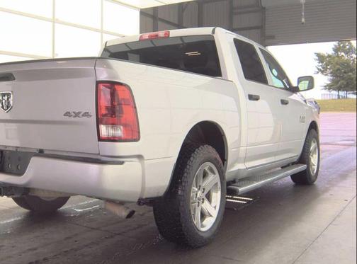 Bright Silver Metallic Clearcoat 2018 RAM 1500 Express