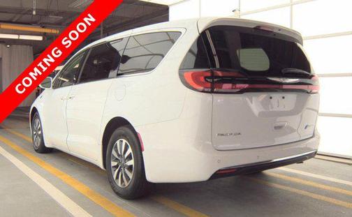 2022 Chrysler Pacifica Hybrid Touring L