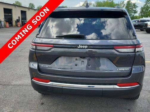 2022 Jeep Grand Cherokee Laredo