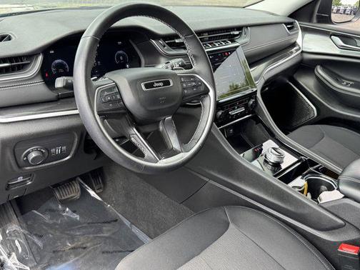 2022 Jeep Grand Cherokee Laredo