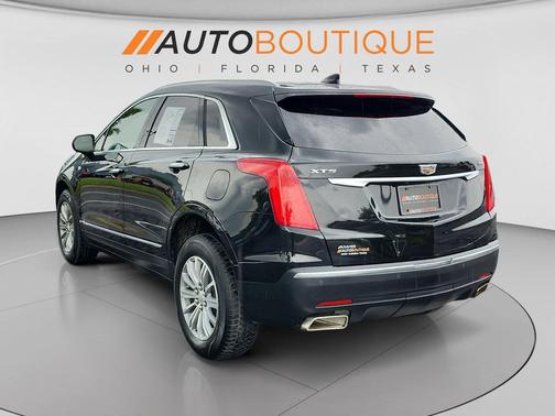 Stellar Black Metallic 2019 Cadillac XT5 Luxury