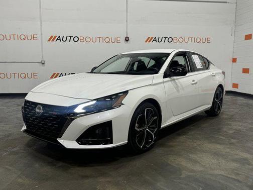 2023 Nissan Altima SR FWD