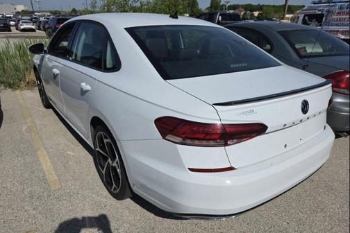 Pure White 2020 Volkswagen Passat 2.0T R-Line