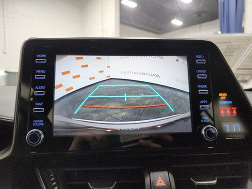 Silver Knockout Metallic 2019 Toyota C-HR LE