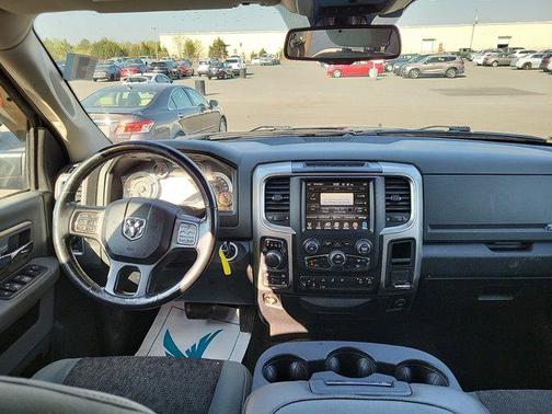 Brilliant Black Crystal Pearlcoat 2017 RAM 1500 Big Horn