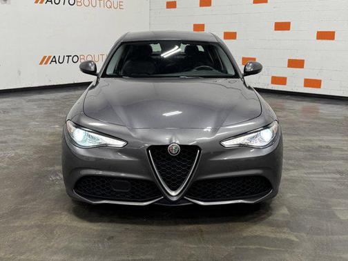 2017 Alfa Romeo Giulia Base