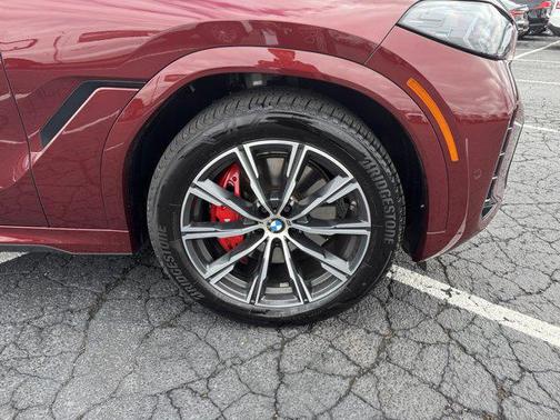 Aventurin Red Metallic 2025 BMW X6 xDrive40i