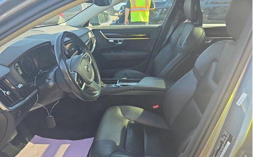 2018 Volvo S90 T5 Momentum
