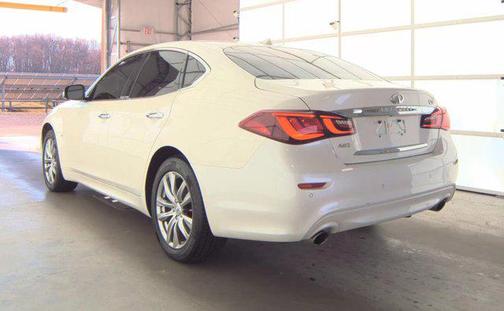 2019 INFINITI Q70 3.7X LUXE