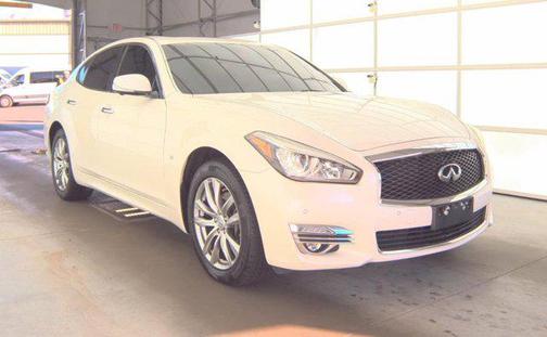 2019 INFINITI Q70 3.7X LUXE