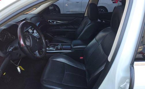 2019 INFINITI Q70 3.7X LUXE