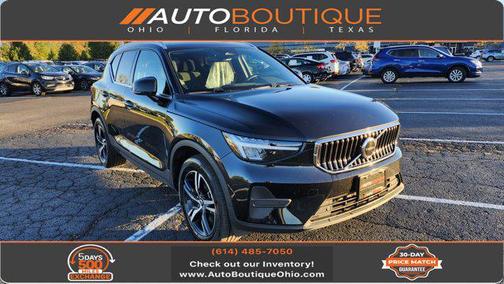 2024 Volvo XC40 B5 Core Dark Theme