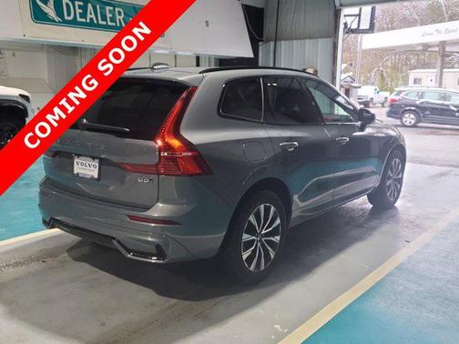 2024 Volvo XC60 B5 Plus Dark Theme