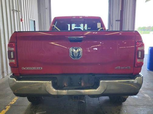 2020 RAM 2500 Laramie Crew Cab 4X4 8' Box
