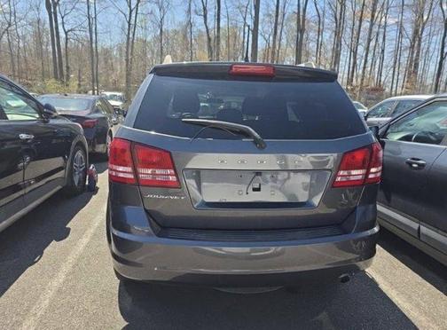 Granite Pearlcoat 2017 Dodge Journey SE