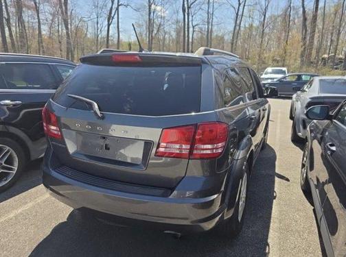 Granite Pearlcoat 2017 Dodge Journey SE