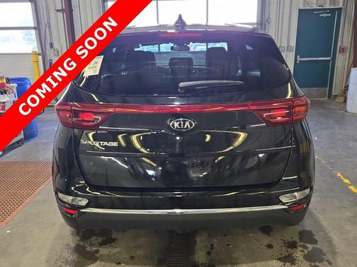 Black Cherry 2022 Kia Sportage LX