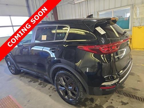 Black Cherry 2022 Kia Sportage LX