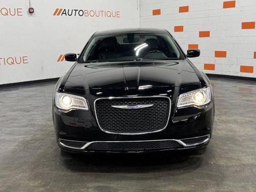 2018 Chrysler 300 Touring