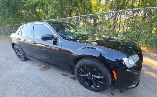 2018 Chrysler 300 Touring