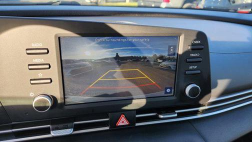 2022 Hyundai ELANTRA SE