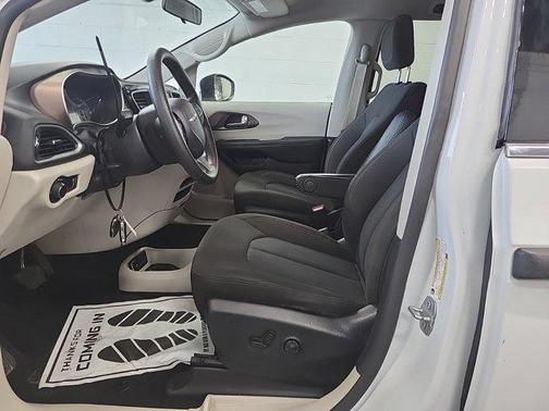 2020 Chrysler Voyager L