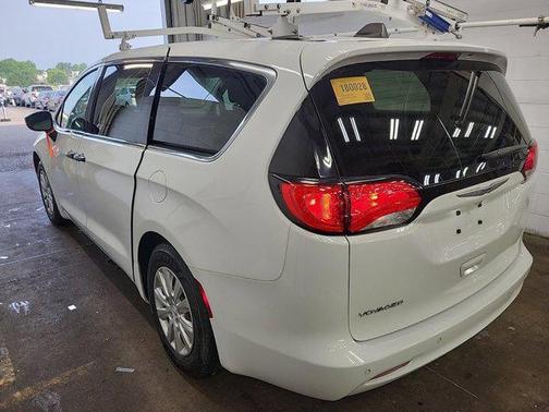 2020 Chrysler Voyager L