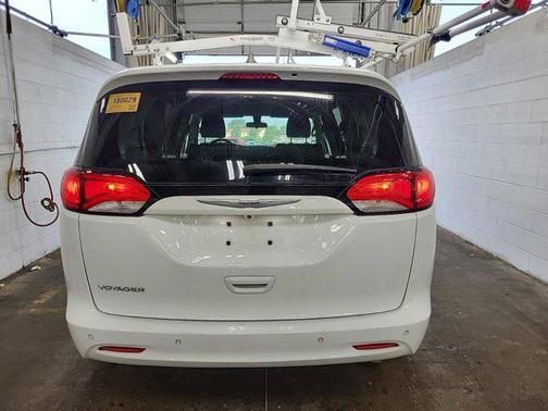 2020 Chrysler Voyager L