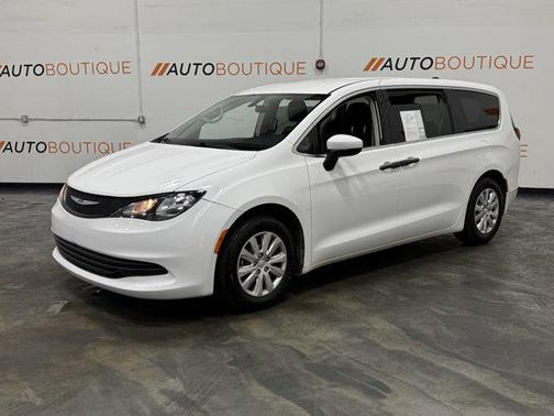 2020 Chrysler Voyager L
