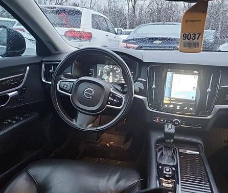 2018 Volvo S90 T5 Momentum