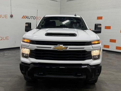 2024 Chevrolet Silverado 2500 Custom