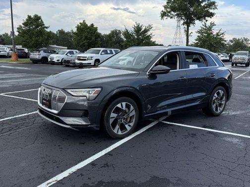 2021 Audi e-tron Premium