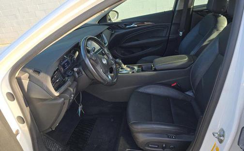 2018 Buick Regal Sportback Essence