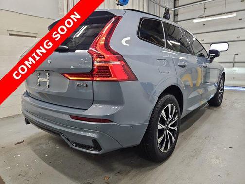 2023 Volvo XC60 B5 Plus Dark Theme