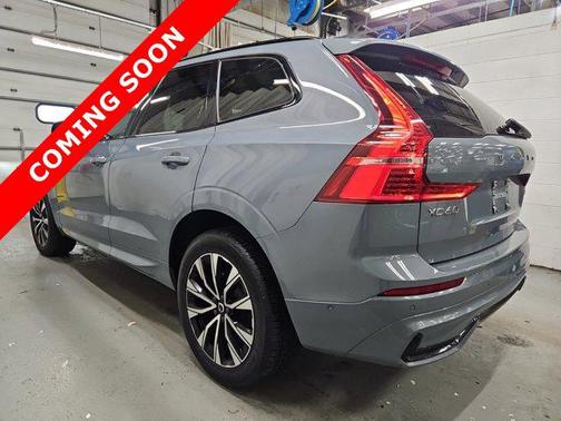 2023 Volvo XC60 B5 Plus Dark Theme