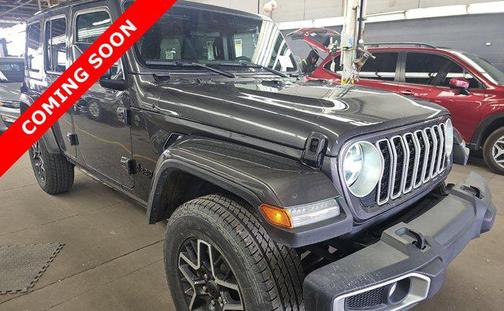 Granite Crystal Metallic Clearcoat 2025 Jeep Wrangler 4-Door Sahara 4x4