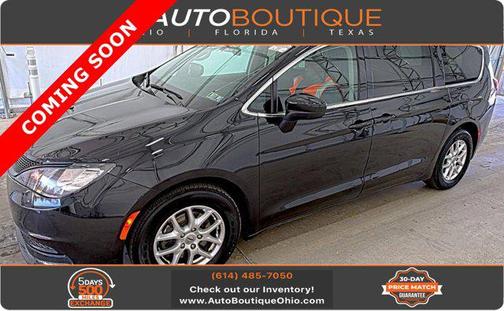 Brilliant Black Crystal Pearlcoat 2022 Chrysler Voyager LX